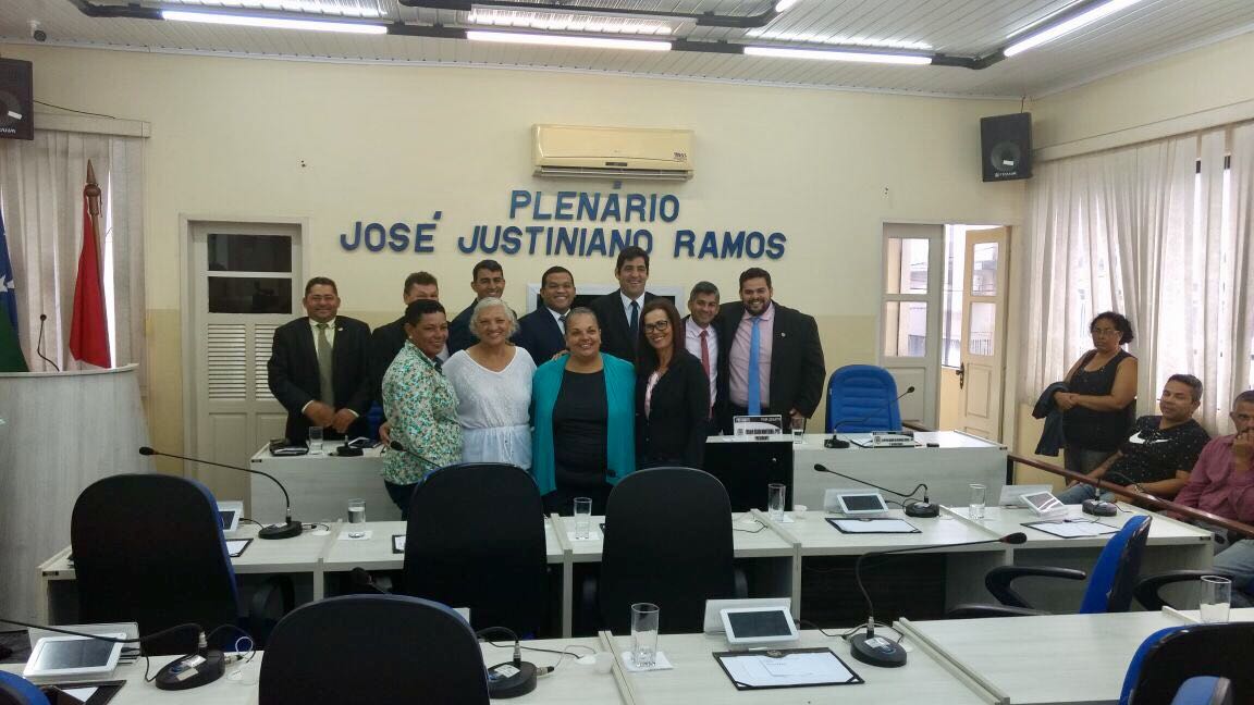 Professora da UFS, Lúcia Helena, e as parteiras Edenilde Andrade e Josefa Clenalda, explanam sobre o Dia Nacional da Enfermagem